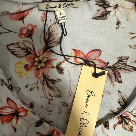 Floral Ruffle Blouse - Multicolor - Picture 2 of 2